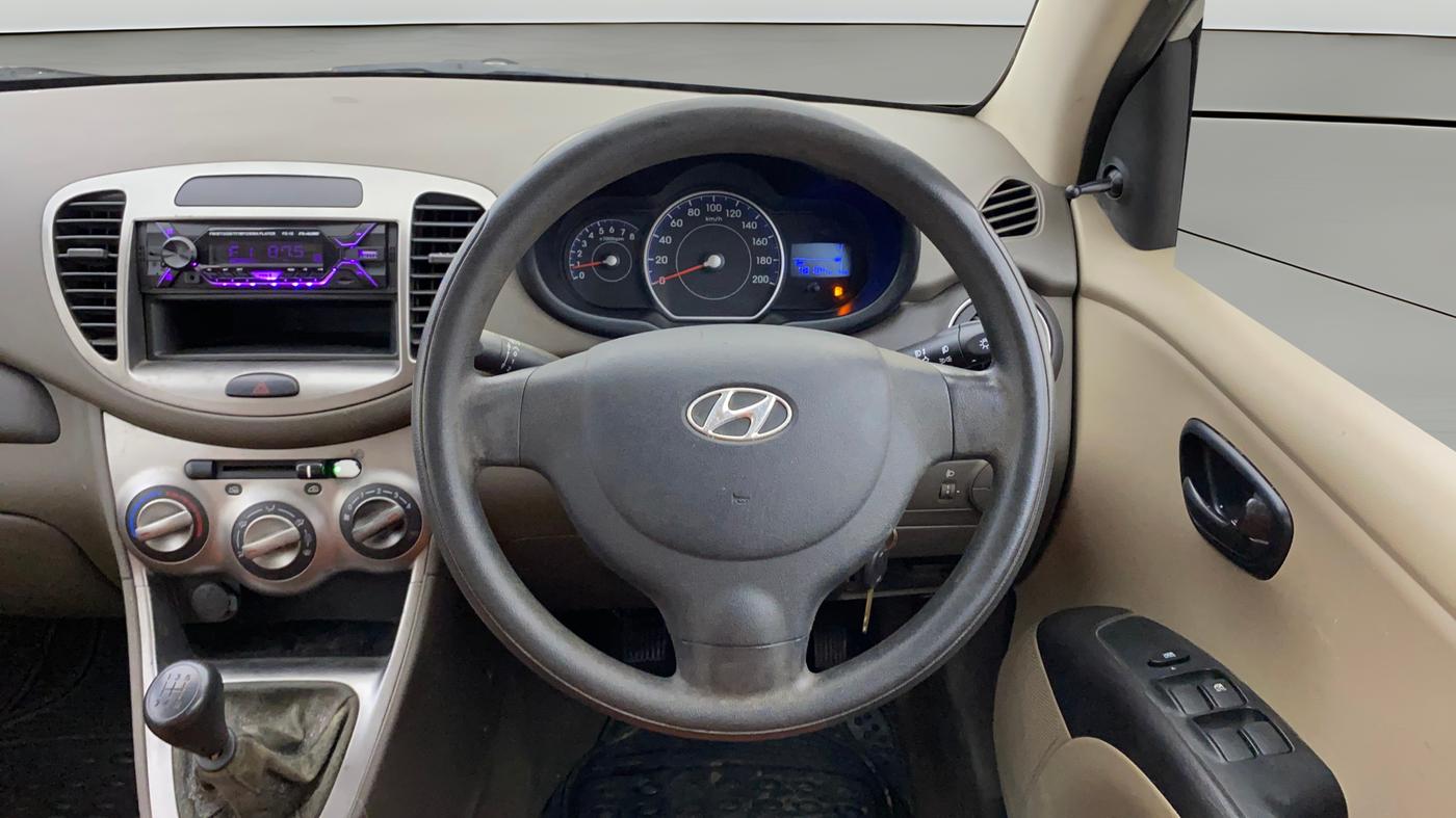 2015 Hyundai i10 MAGNA 1.1, Petrol, Manual, 48,098 km, Steering Wheel Close Up