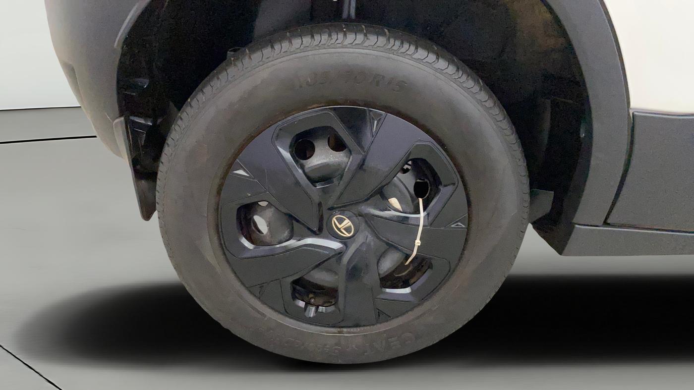 2022 Tata PUNCH ADVENTURE MT, Petrol, Manual, 43,614 km, Right Rear Wheel
