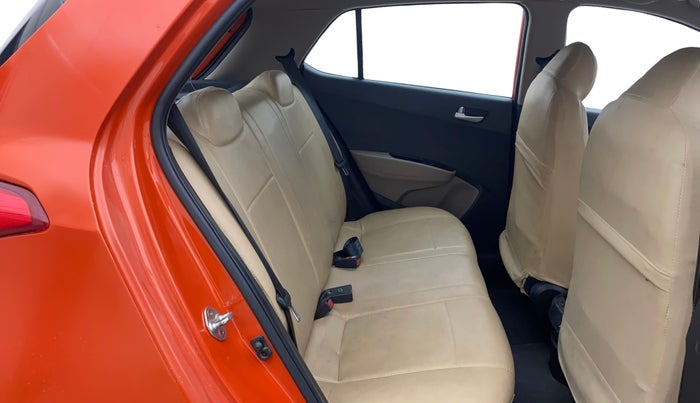 2017 Hyundai Grand i10 SPORTZ (O) 1.2 KAPPA VTVT, Petrol, Manual, 28,929 km, Right Side Rear Door Cabin