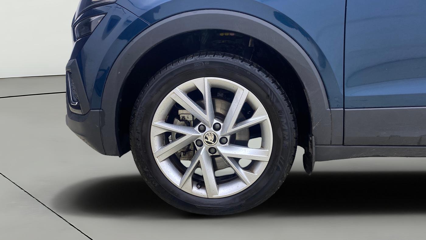 2025 Skoda KUSHAQ Prestige 1.5L TSI AT, Petrol, Automatic, 3,786 km, Left Front Wheel