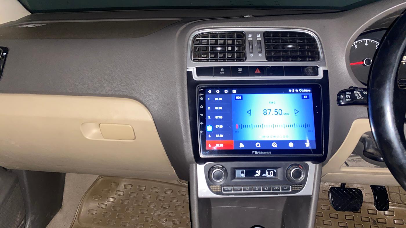 2016 Volkswagen Vento HIGHLINE PETROL AT, Petrol, Automatic, 1,21,926 km, Air Conditioner