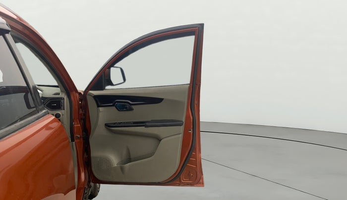 2016 Mahindra Kuv100 K8 D 6 STR, Diesel, Manual, 73,673 km, RHS Front Door