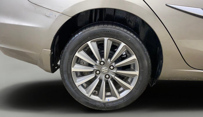 2019 Maruti Ciaz ALPHA  AT 1.5 SHVS PETROL, Petrol, Automatic, 35,780 km, Right Rear Wheel
