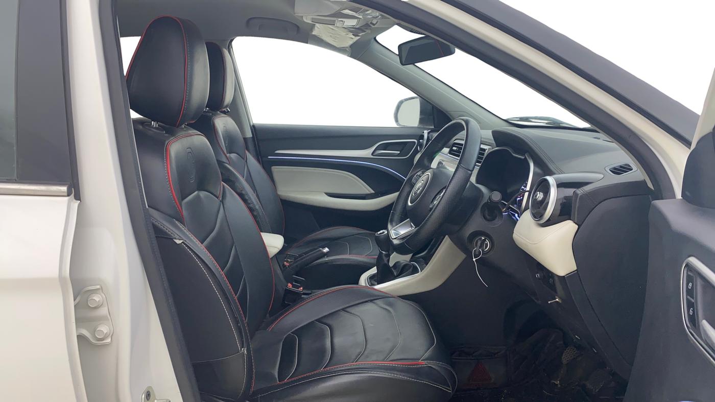 2023 MG ASTOR STYLE 1.5 MT, Petrol, Manual, 22,418 km, Right Side Front Door Cabin