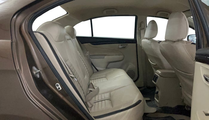 2016 Maruti Ciaz VXI+, Petrol, Manual, 65,720 km, Right Side Rear Door Cabin