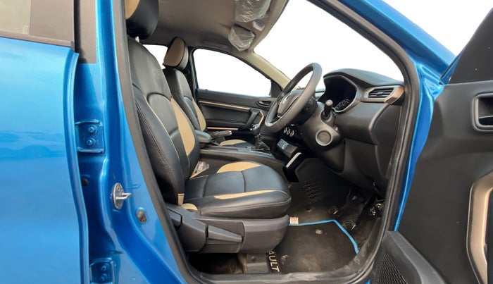 2021 Renault Kiger RXT MT, Petrol, Manual, 39,890 km, Right Side Front Door Cabin