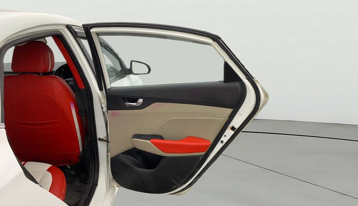 2022 Hyundai Verna SX (O)1.5 VTVT, CNG, Manual, 60,708 km, RHS Rear Door