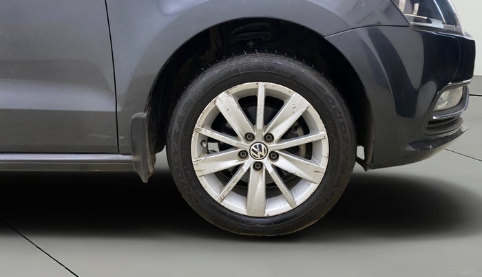 2015 Volkswagen Polo HIGHLINE1.2L, Petrol, Manual, 48,446 km, Right Front Wheel