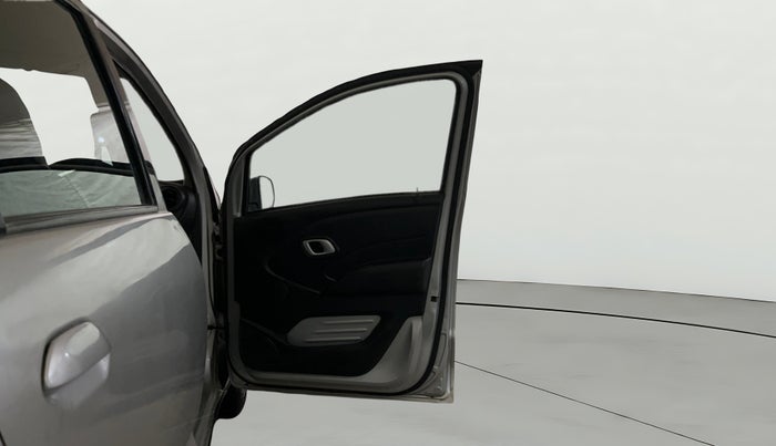 2018 Datsun Redi Go T, Petrol, Manual, 50,949 km, RHS Front Door