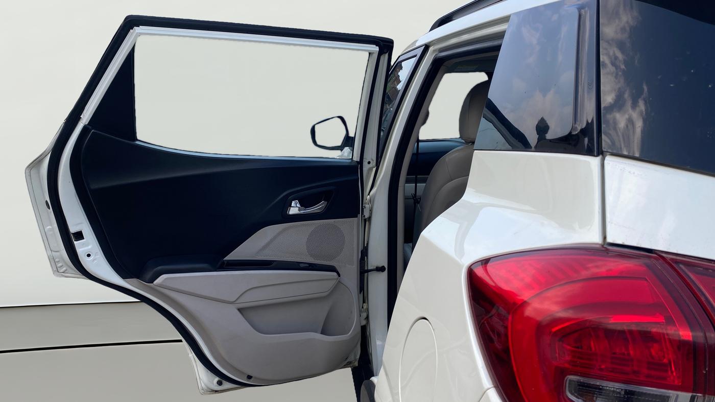 2019 Mahindra XUV300 W8 (O) 1.5 DIESEL, Diesel, Manual, 48,713 km, LHS Rear Door