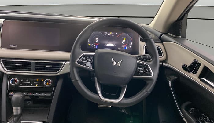 2023 Mahindra XUV700 AX 7 LUXURY P AT 7 STR, Petrol, Automatic, 24,791 km, Steering Wheel Close Up