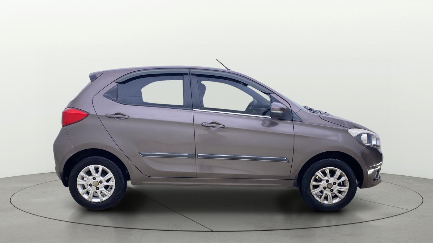 2017 Tata Tiago XZ(O) PETROL, Petrol, Manual, 90,426 km, Right Side View