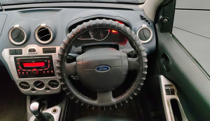 2014 Ford Figo TITANIUM 1.4 DIESEL, Diesel, Manual, 1,00,900 km, Steering Wheel Close Up