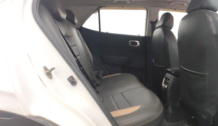 2021 Hyundai VENUE SX 1.0 (O) TURBO IMT, CNG, Manual, 67,305 km, Right Side Rear Door Cabin