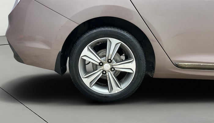 2019 Hyundai Verna 1.6 VTVT SX + AT, Petrol, Automatic, 48,992 km, Right Rear Wheel