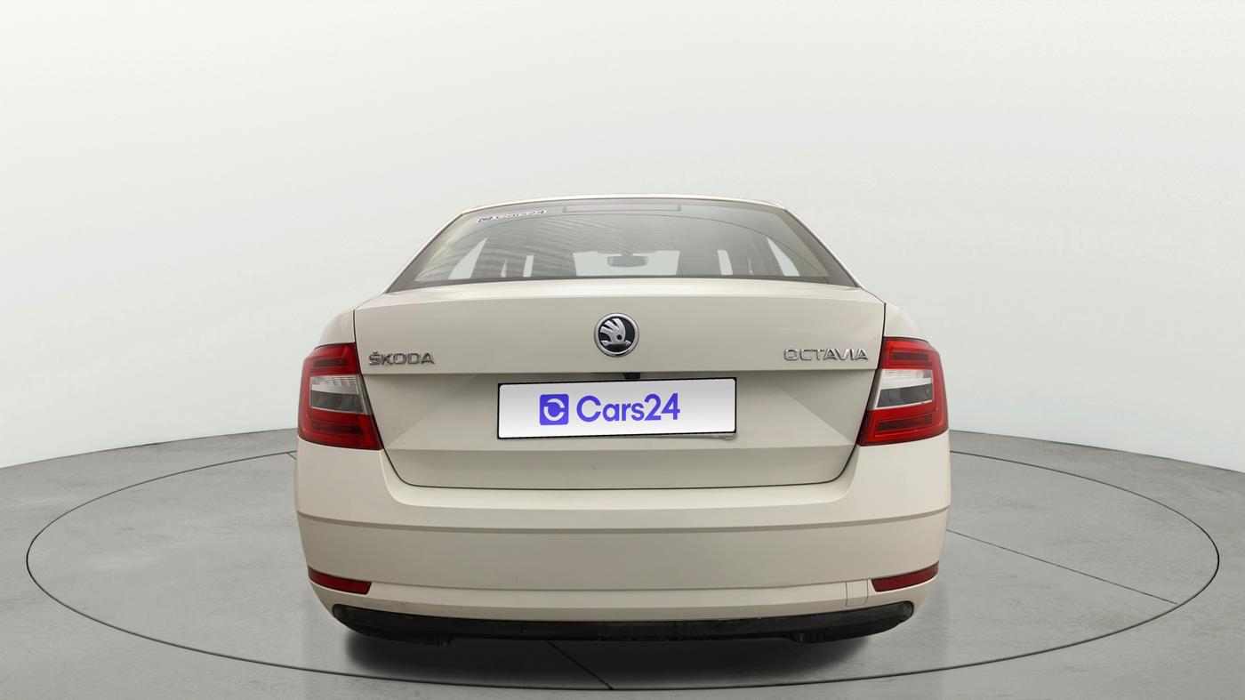 2019 Skoda Octavia STYLE 1.4 TSI, Petrol, Manual, 1,07,990 km, Back/Rear