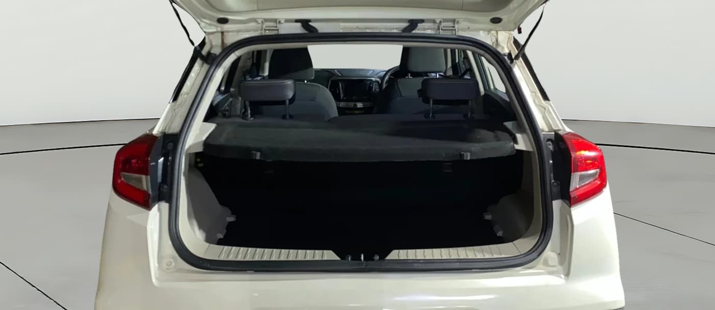 2023 Mahindra XUV300 W8 1.2 PETROL, Petrol, Manual, 22,230 km, Boot Open Zoomed View