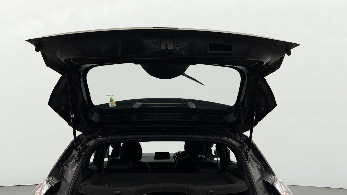 2022 Tata NEXON XZA PLUS PETROL DARK EDITION, CNG, Automatic, 67,935 km, Boot Door Open