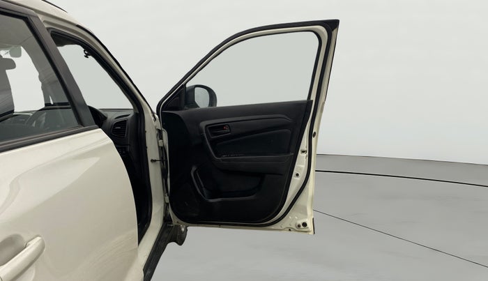 2022 Maruti Vitara Brezza VXI AT SHVS, Petrol, Automatic, 28,419 km, RHS Front Door