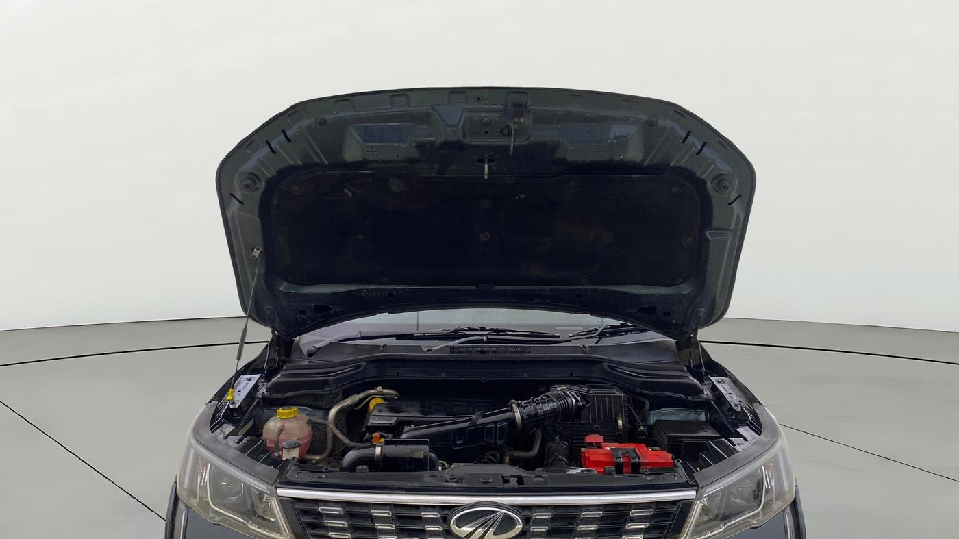 2021 Mahindra XUV300 W8 1.2 PETROL, Petrol, Manual, 50,918 km, Open Bonet