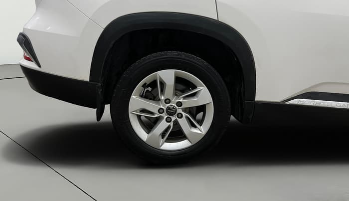 2021 MG HECTOR PLUS SUPER 1.5 PETROL TURBO HYBRID MT 7-STR, Petrol, Manual, 37,964 km, Right Rear Wheel