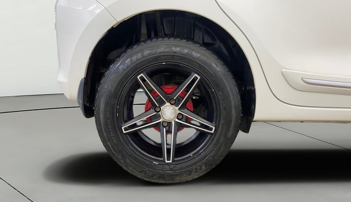 2019 Maruti Swift LXI, Petrol, Manual, 30,488 km, Right Rear Wheel