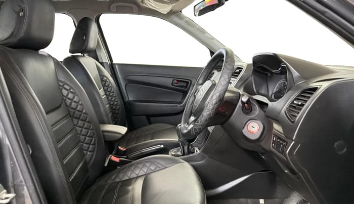 2022 Maruti Vitara Brezza LXI, Petrol, Manual, 39,255 km, Right Side Front Door Cabin