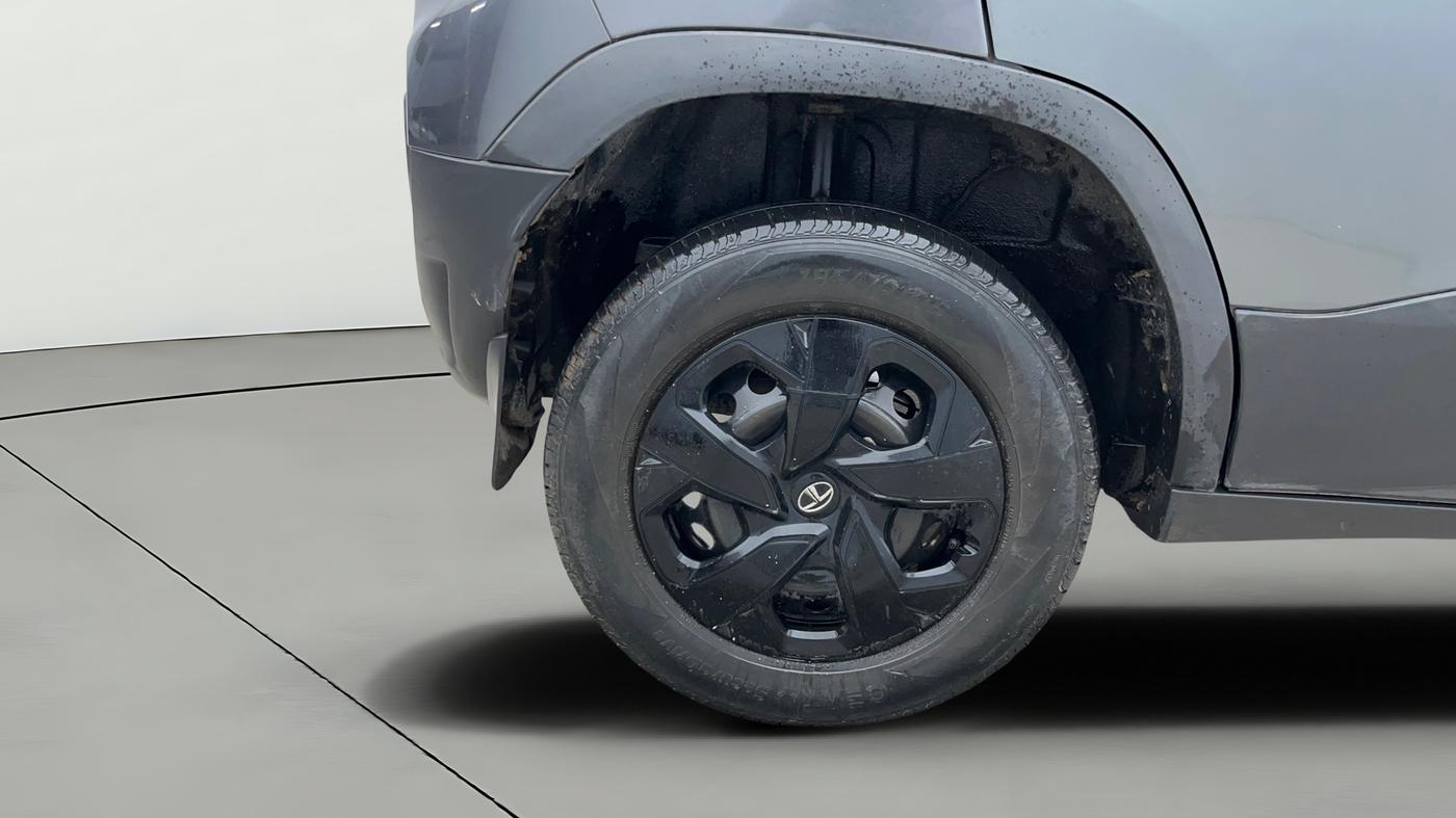 2021 Tata PUNCH ADVENTURE MT, Petrol, Manual, 38,816 km, Right Rear Wheel