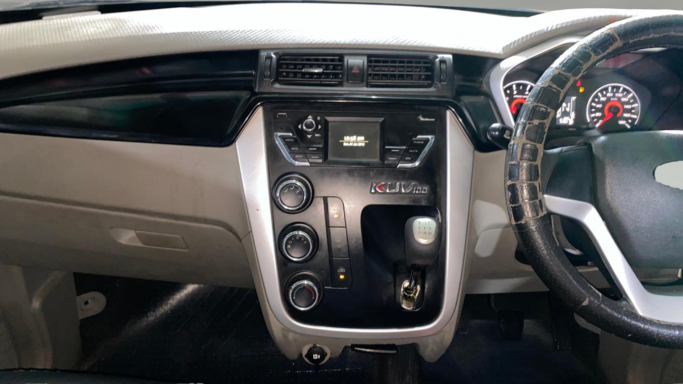 2017 Mahindra Kuv100 K6 6 STR, Petrol, Manual, 25,287 km, Air Conditioner