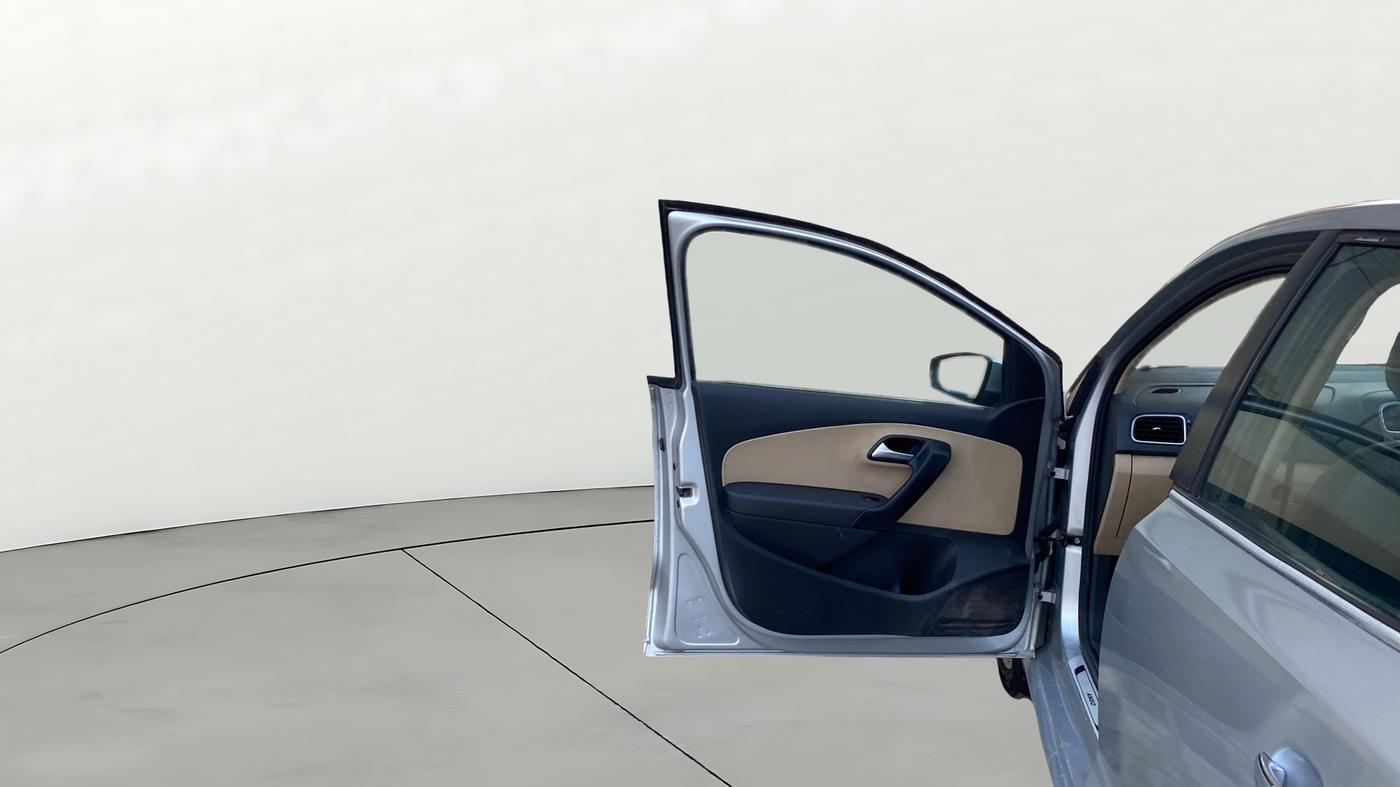 2017 Volkswagen Ameo HIGHLINE PLUS 1.5L AT 16 ALLOY, Diesel, Automatic, 1,06,109 km, LHS Front Door