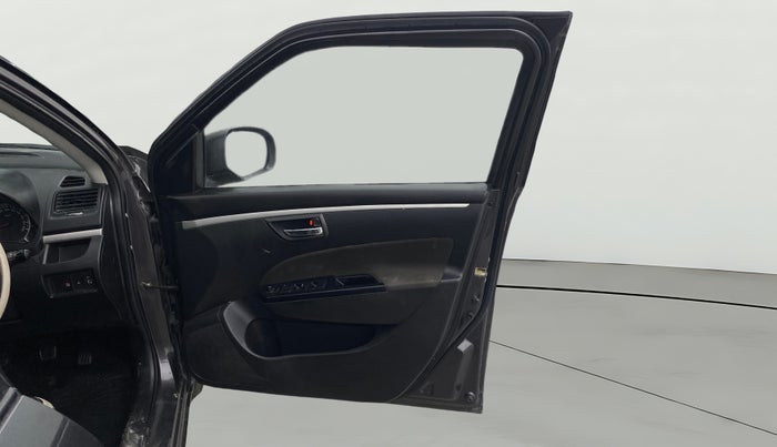 2017 Maruti Swift VXI O, Petrol, Manual, 90,205 km, RHS Front Door