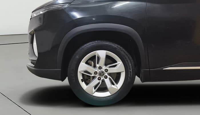 2022 MG HECTOR PLUS SUPER 1.5 PETROL TURBO HYBRID MT 7-STR, Petrol, Manual, 20,862 km, Left Front Wheel