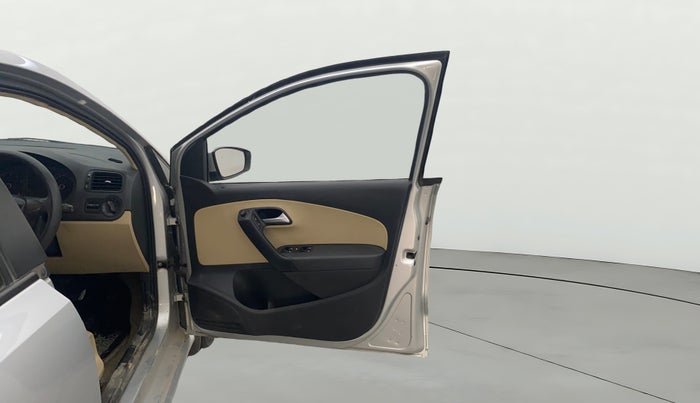 2017 Volkswagen Ameo COMFORTLINE PLUS 1.2L, Petrol, Manual, 84,816 km, RHS Front Door