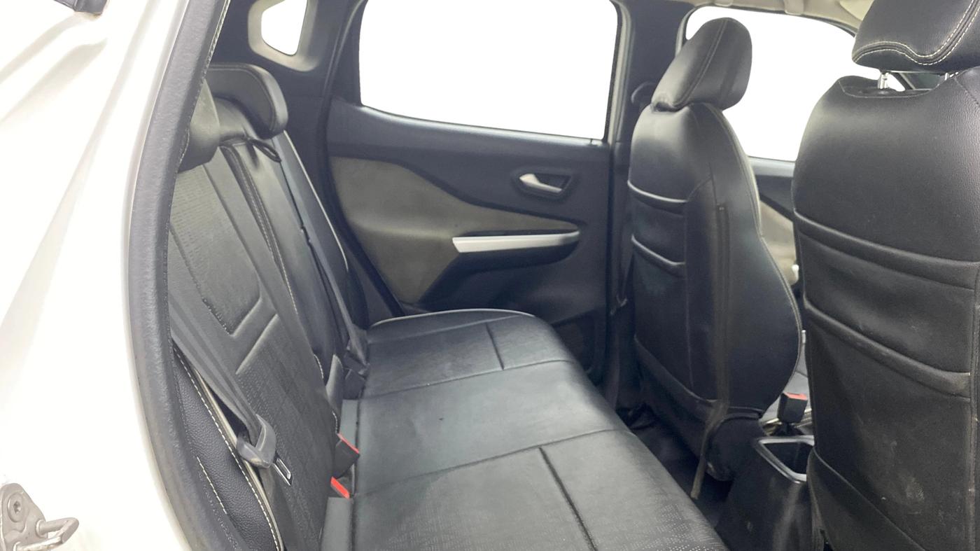 2022 Nissan MAGNITE XV MT, Petrol, Manual, 80,477 km, Right Side Rear Door Cabin