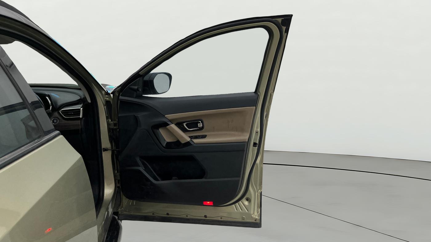 2022 Tata Safari XZA PLUS KAZIRANGA, Diesel, Automatic, 1,27,794 km, RHS Front Door