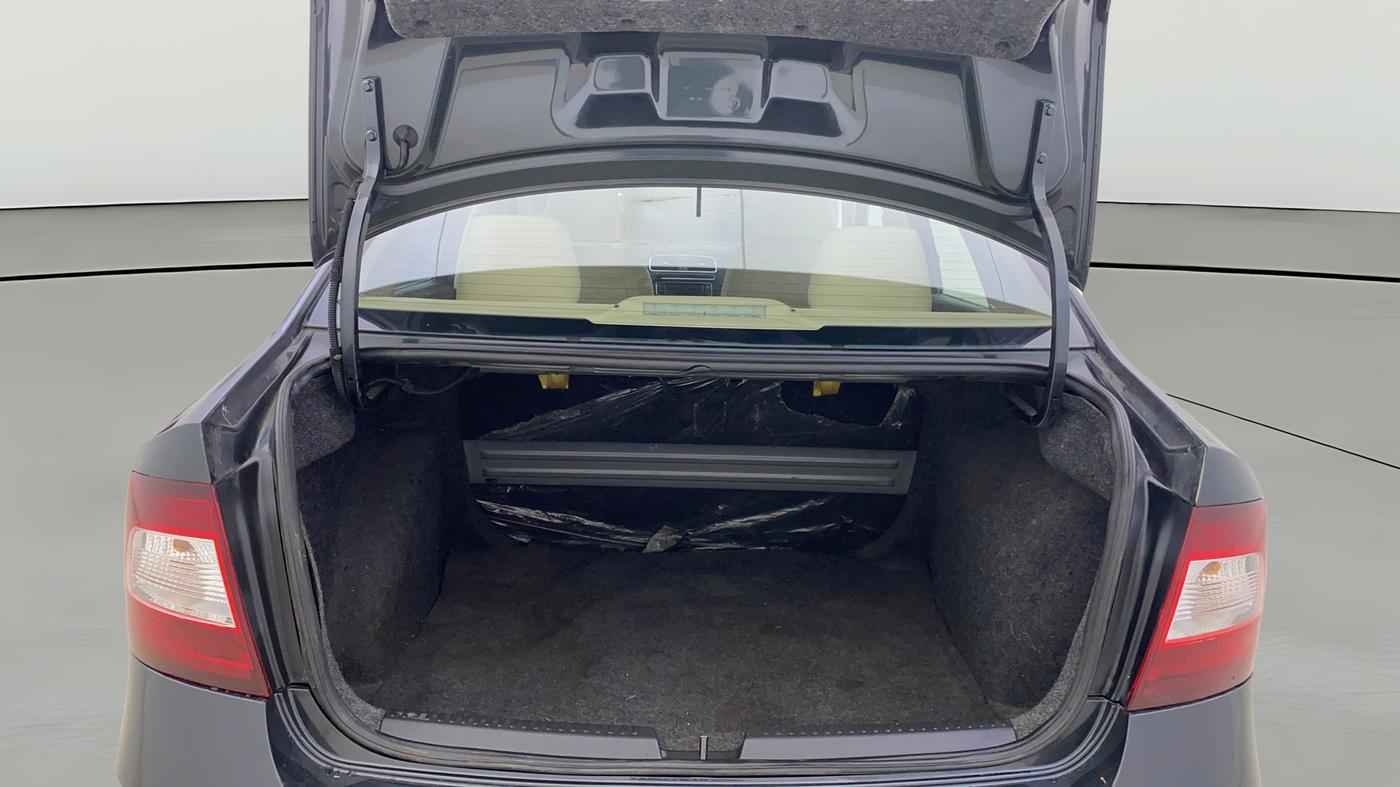 2018 Skoda Rapid STYLE 1.6 MPI AT, Petrol, Automatic, 75,459 km, Boot Open Zoomed View
