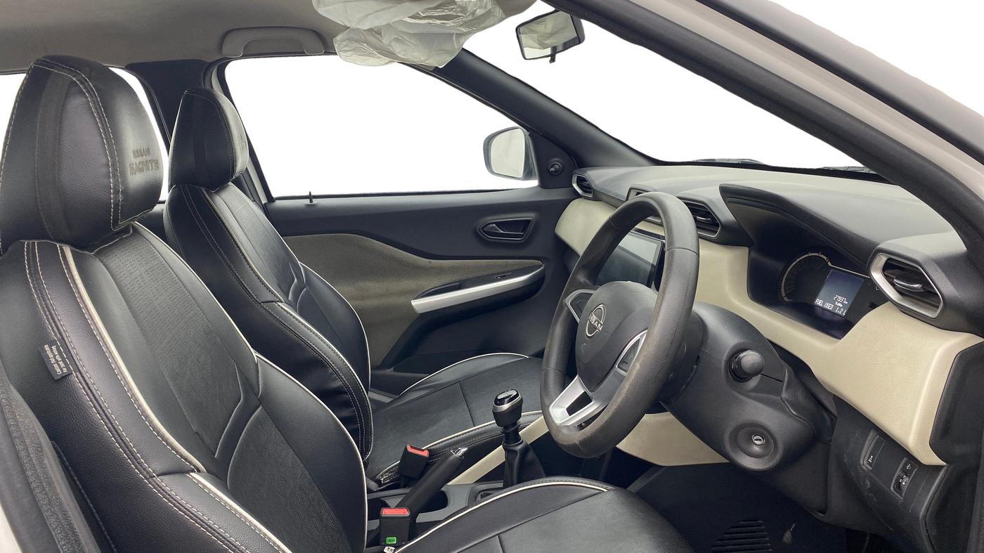 2023 Nissan MAGNITE XE, Petrol, Manual, 27,973 km, Right Side Front Door Cabin