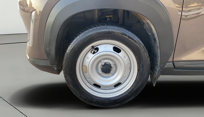 2024 Nissan MAGNITE  XE AMT EZ Shift, Petrol, Automatic, 15,036 km, Left Front Wheel