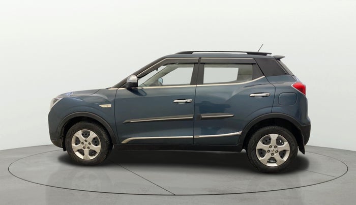 2023 Mahindra XUV300 W6 1.2 PETROL AMT, Petrol, Automatic, 22,980 km, Left Side