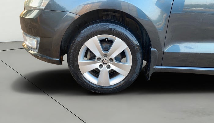 2017 Skoda Rapid AMBITION 1.5 TDI AT, Diesel, Automatic, 86,305 km, Left Front Wheel