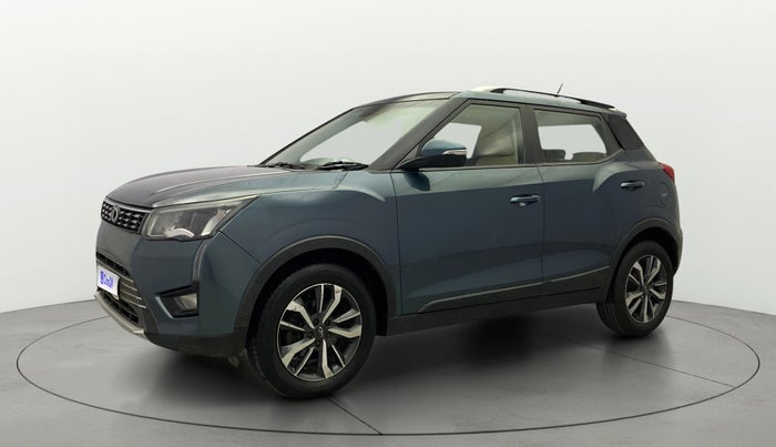 2019 Mahindra XUV300 W8 (O) 1.5 DIESEL, Diesel, Manual, 87,592 km, Left Front Diagonal