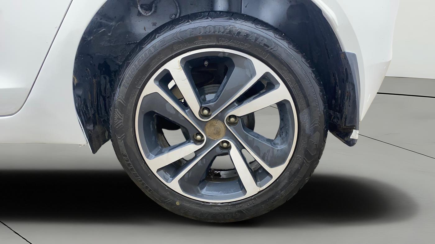 2020 Tata ALTROZ XZ DIESEL, Diesel, Manual, 41,908 km, Left Rear Wheel