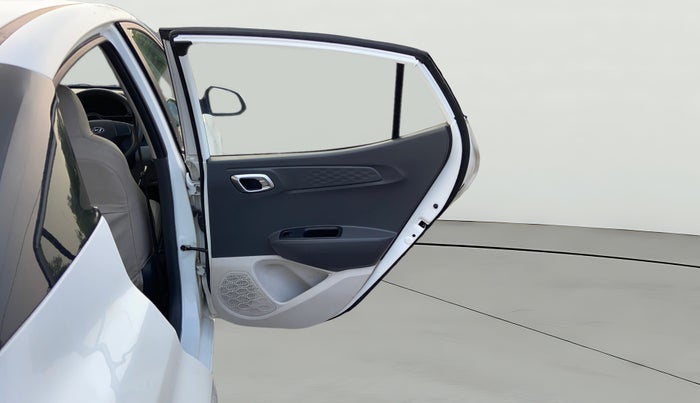 2020 Hyundai AURA SX 1.2, CNG, Manual, 55,457 km, RHS Rear Door