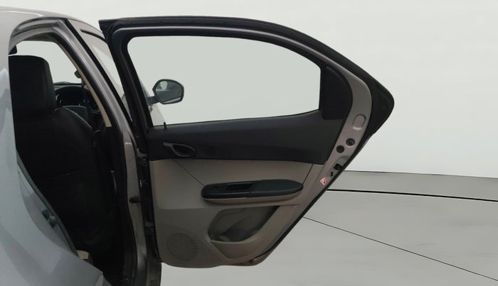 2019 Tata Tiago XZ PETROL, CNG, Manual, 28,177 km, RHS Rear Door