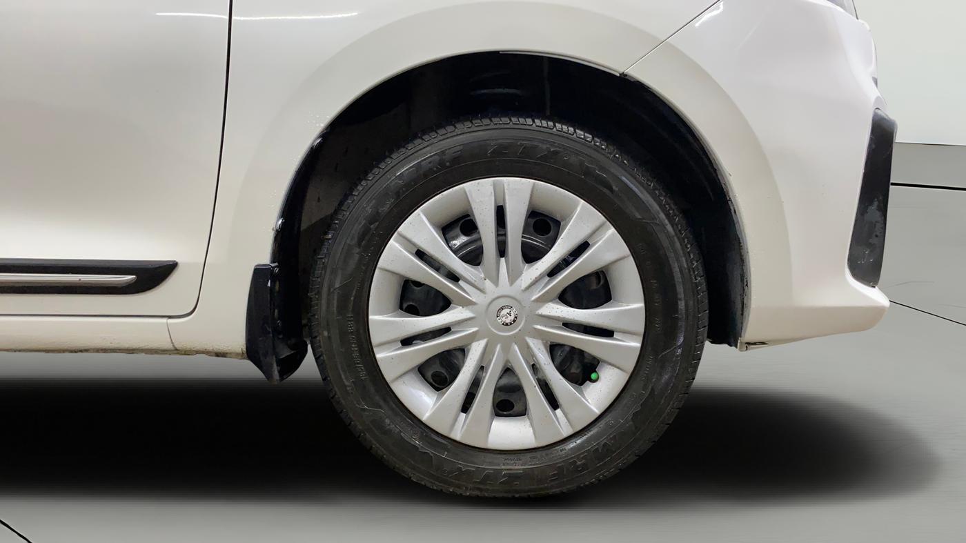 2019 Maruti Ertiga VXI SHVS, Petrol, Manual, 87,101 km, Right Front Wheel