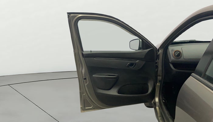 2017 Renault Kwid RXT 1.0 AMT (O), Petrol, Automatic, 31,419 km, LHS Front Door