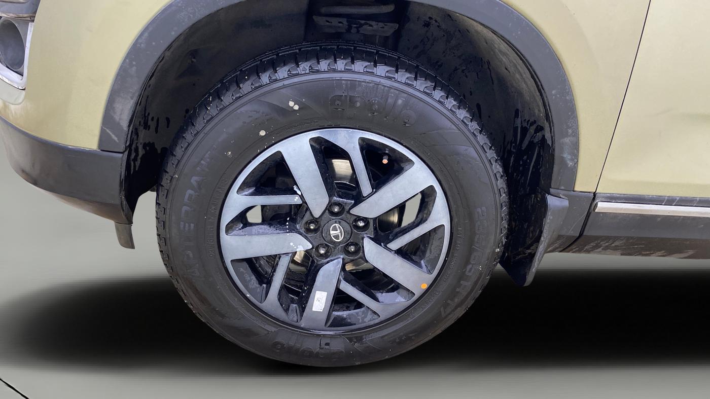 2022 Tata Harrier XZ PLUS 2.0L KAZIRANGA, Diesel, Manual, 80,821 km, Left Front Wheel