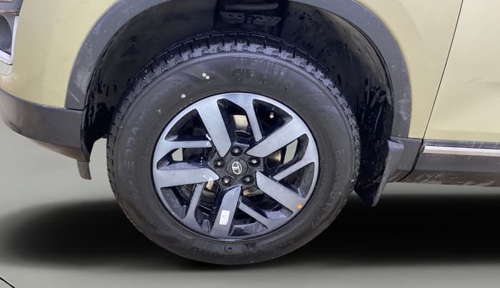 2022 Tata Harrier XZ PLUS 2.0L KAZIRANGA, Diesel, Manual, 80,821 km, Left Front Wheel