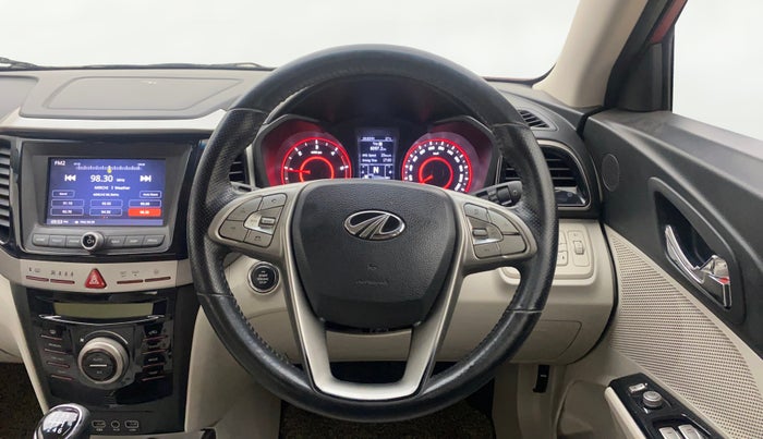 2019 Mahindra XUV300 W8 (O) 1.5 DIESEL, Diesel, Manual, 72,217 km, Steering Wheel Close Up