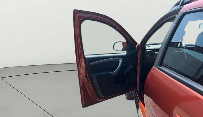 2021 Renault Duster RXS 1.5 PETROL MT, Petrol, Manual, 37,689 km, LHS Front Door